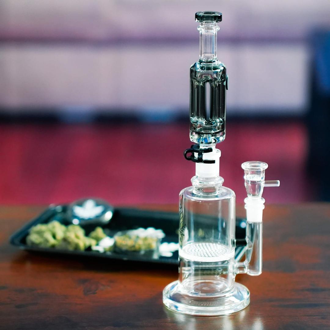 Person lighting Freeze Pipe Mini Bong with freezable coil for smoother hit