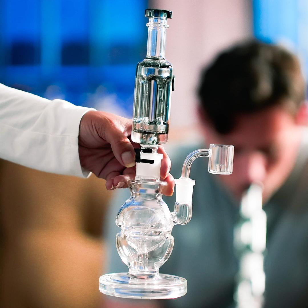 Freeze Pipe Mini Dab Rig in use — compact design with freezable glycerin coil for icy, smooth dabs.